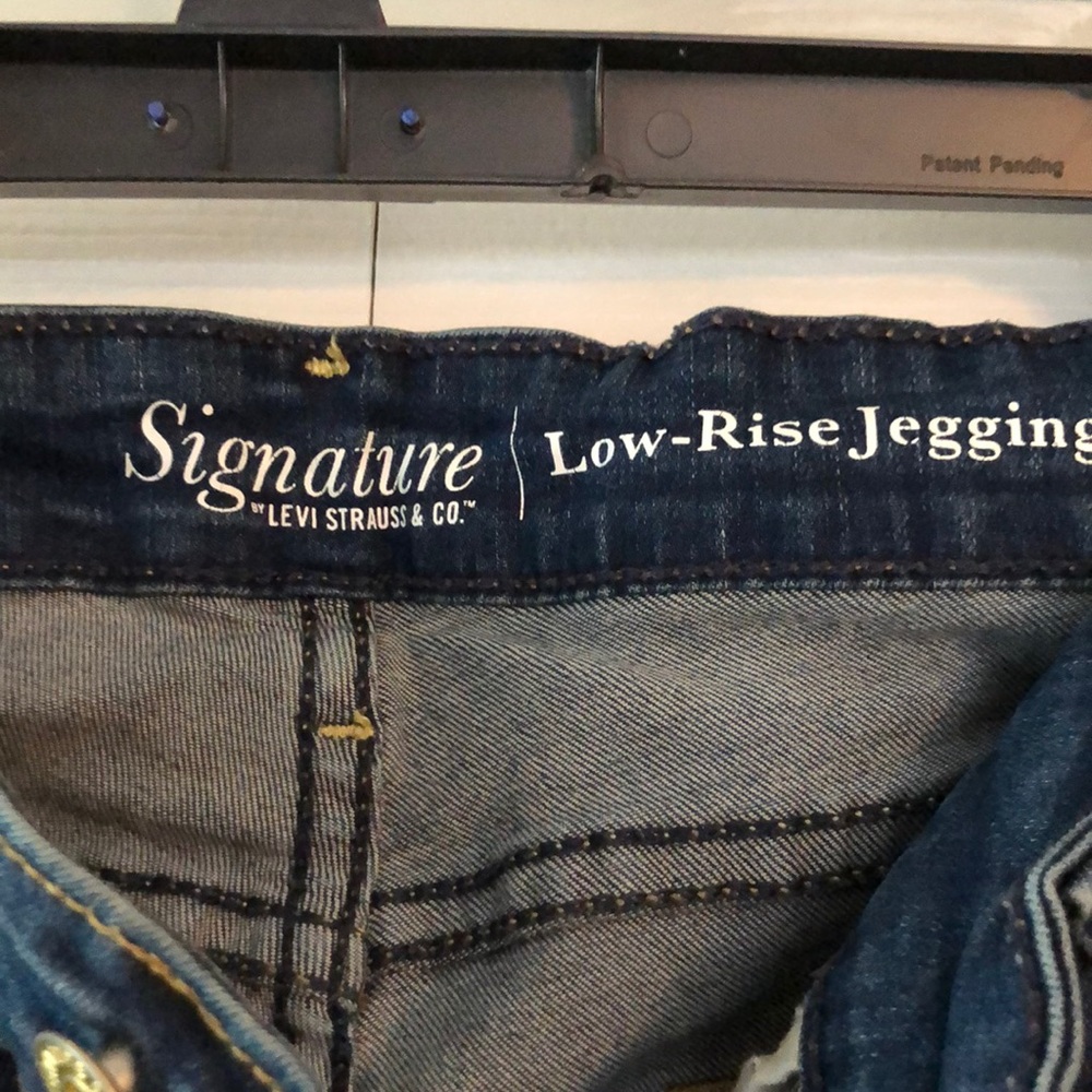 Levi’s Signature Low rise Jegging Size 14